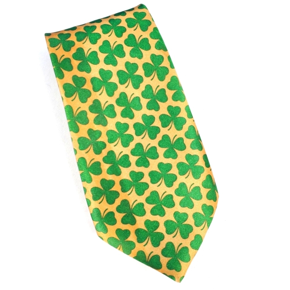 Silk gold and green shamrock necktie